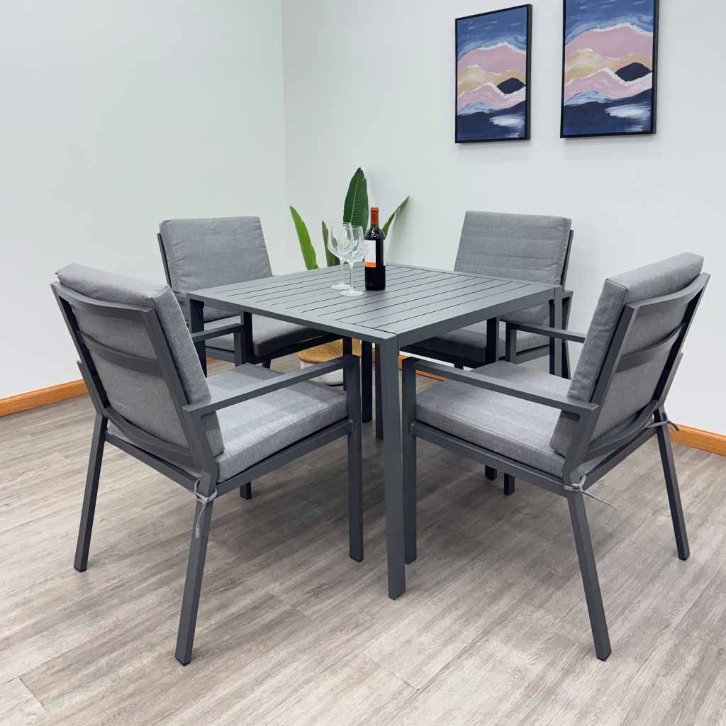 Comedor de aluminio con 4 sillas