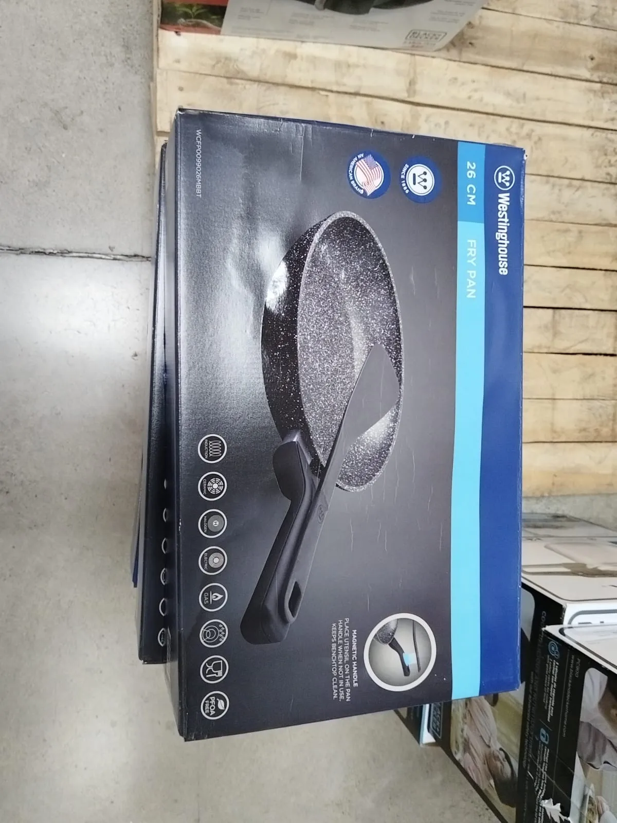 Westinghouse sarten de 26 cm con volteador magnetico color negro - WCFP0099026MBBT - 1